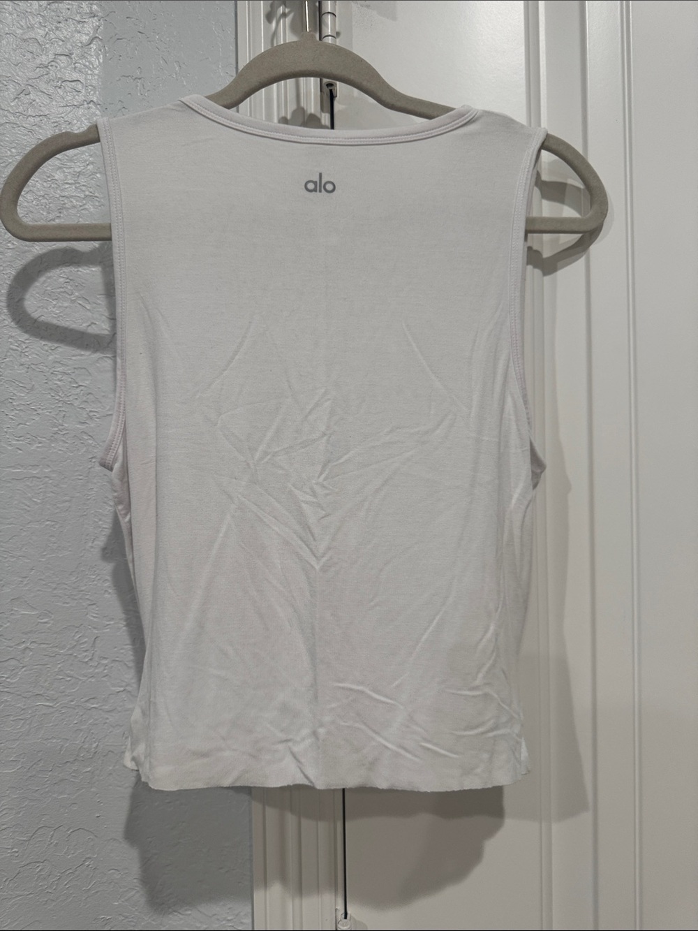 ALO Yoga White Sleeveless Tank Top